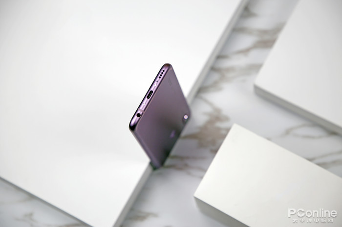 荣耀 Play评测:“吓人技术”加持,游戏帧数狂飙